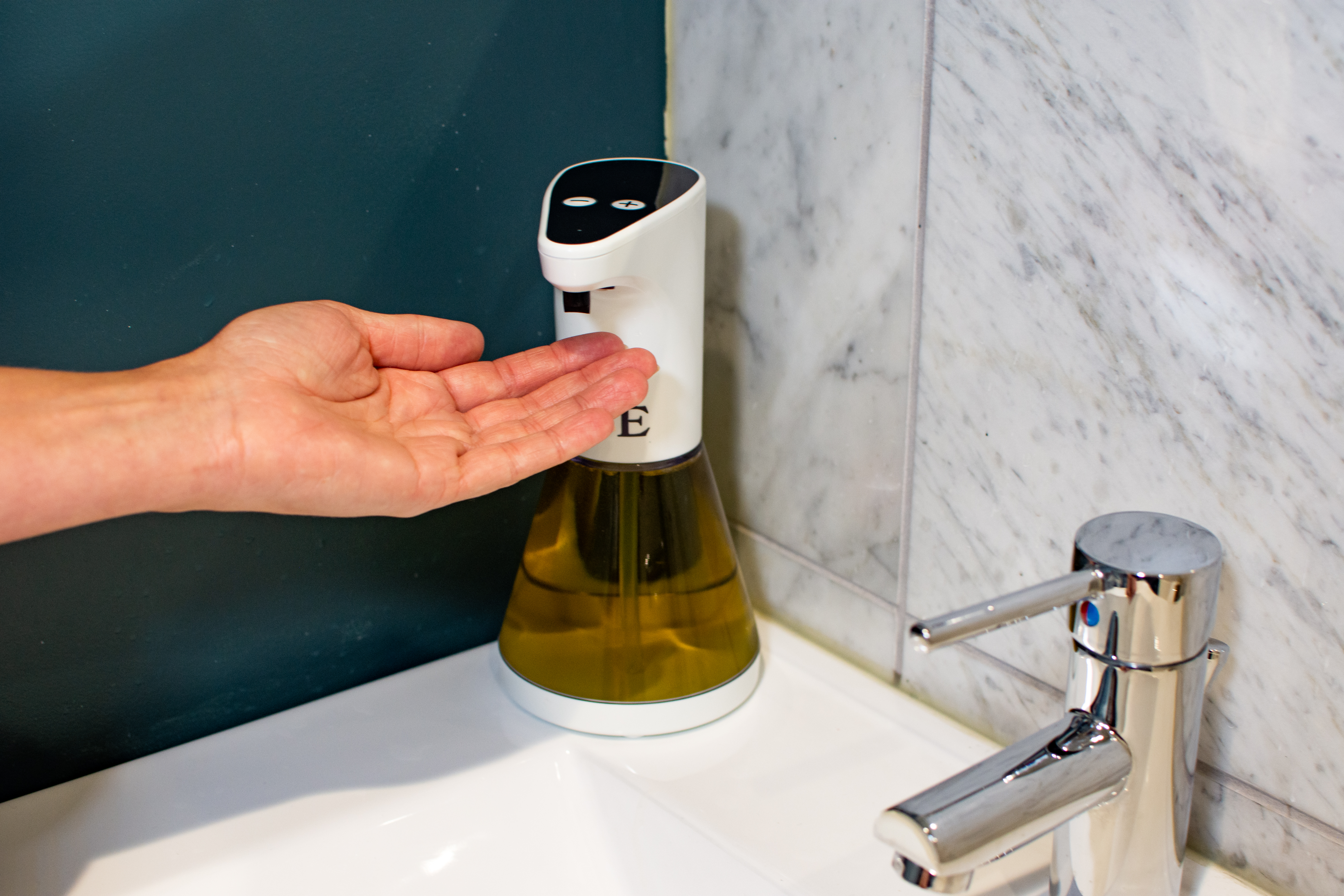 Automatic bathroom store soap dispenser